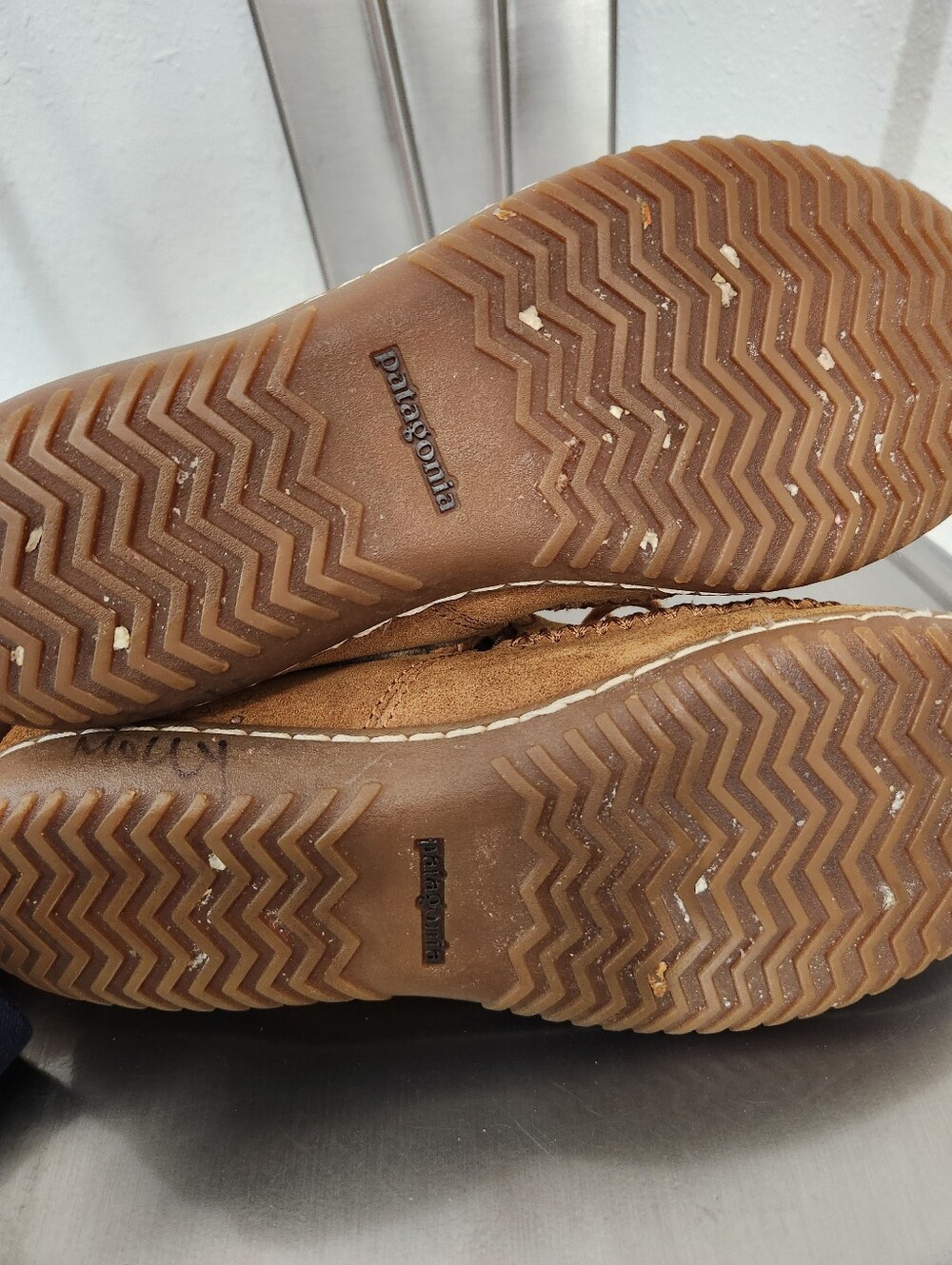 Women's 6.5 Patagonia Slip Ons Slippers Suede Moccasin Loafers - Picture 4 of 10